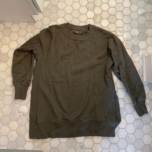 Aerie Split-Hem Crew Neck Olive Green size XS